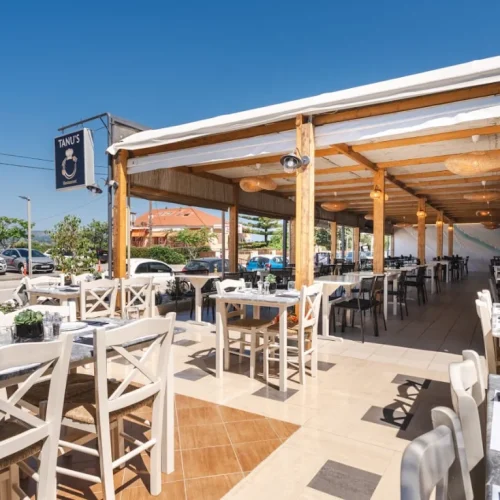 TANU’S Restaurant-Bar